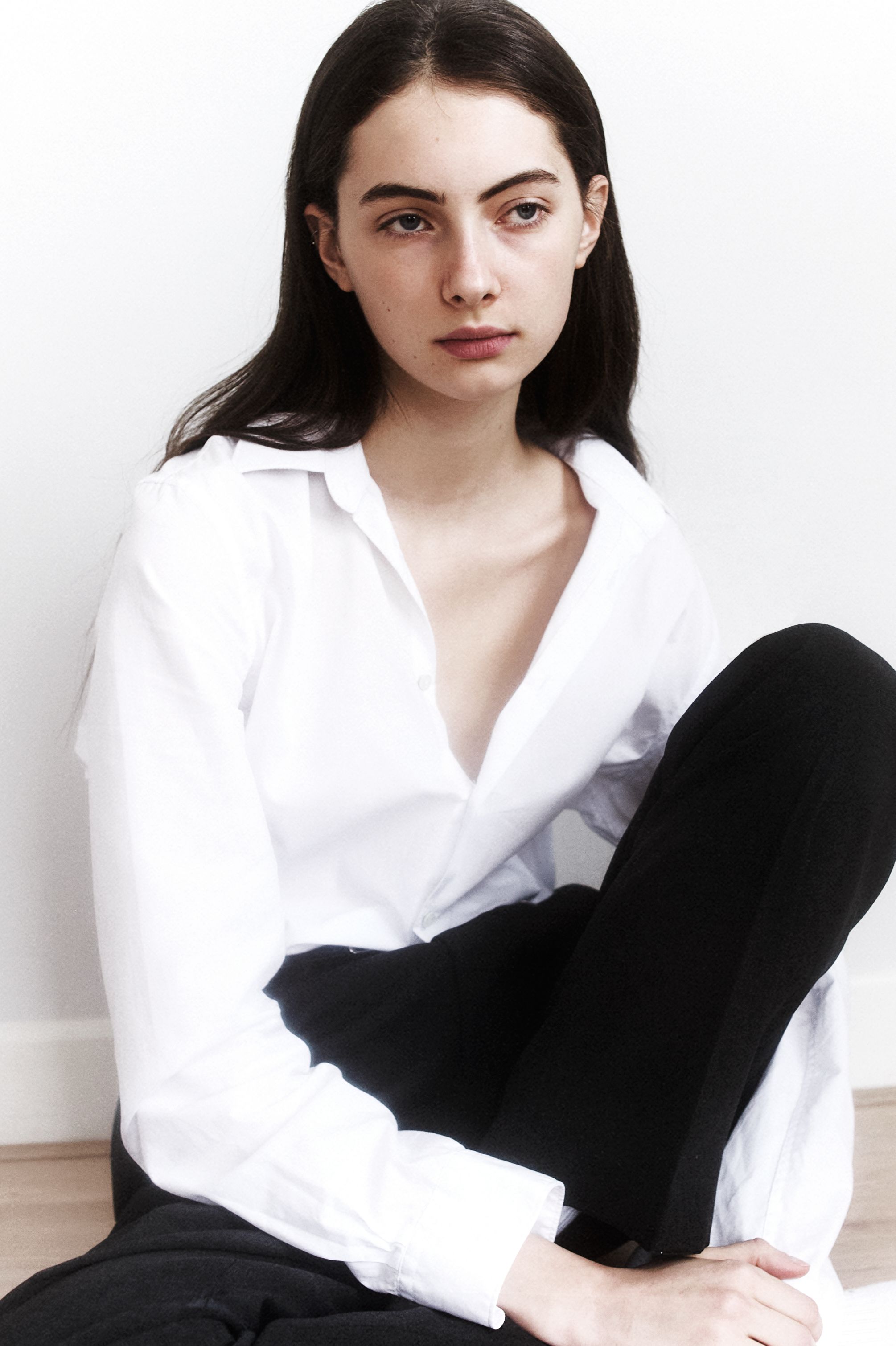 5-angelina-c-book-ikon
