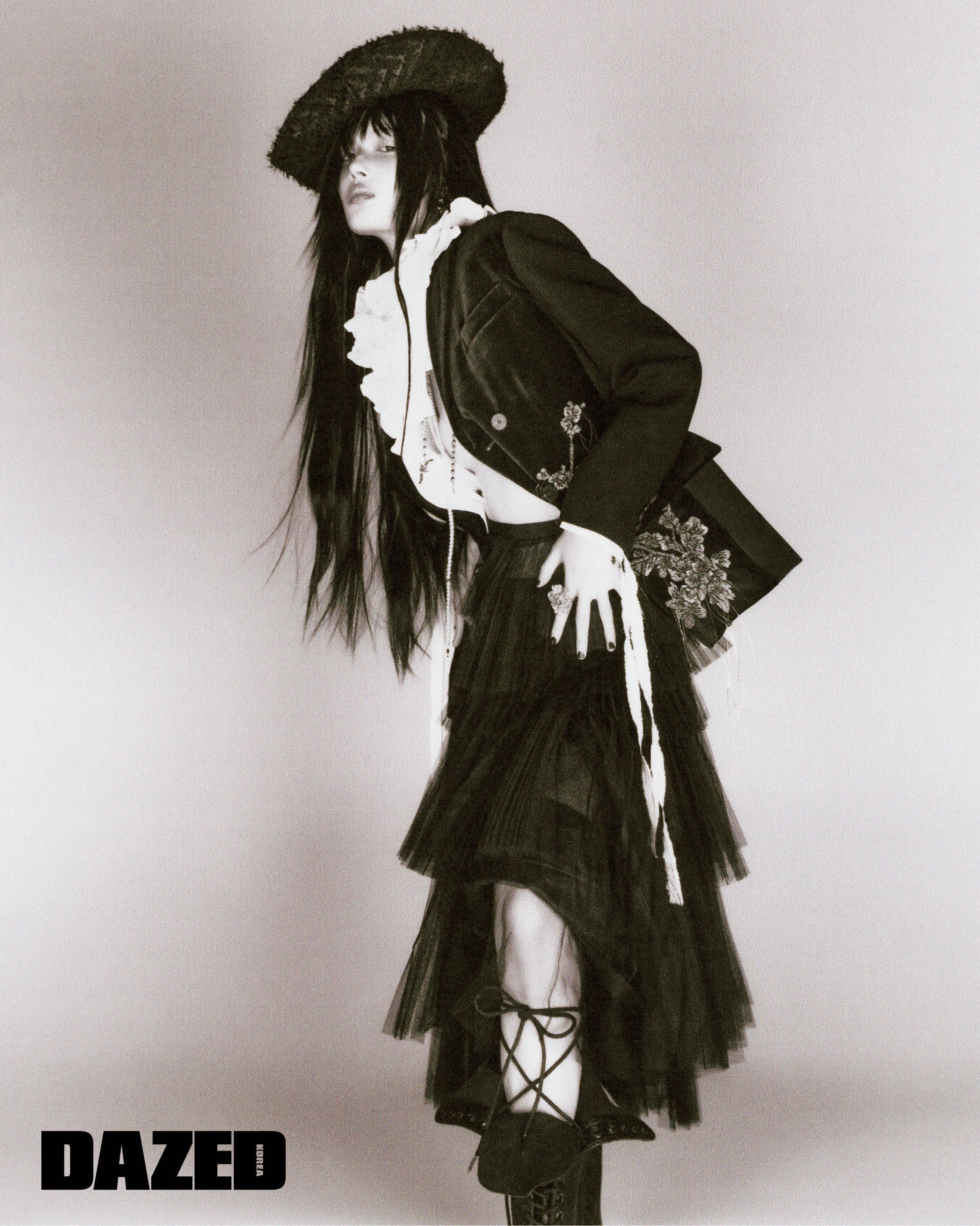 23-luo-yi-main-book.jpg